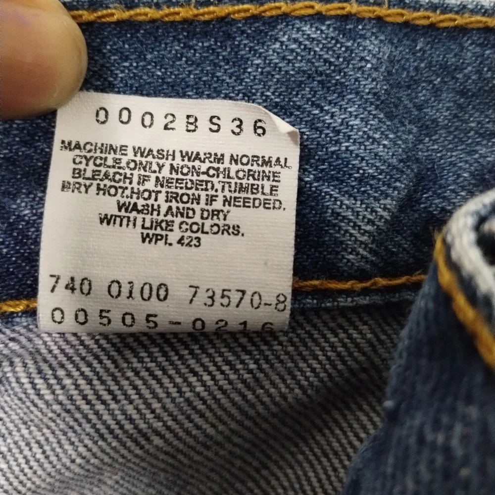 Levis excellent no